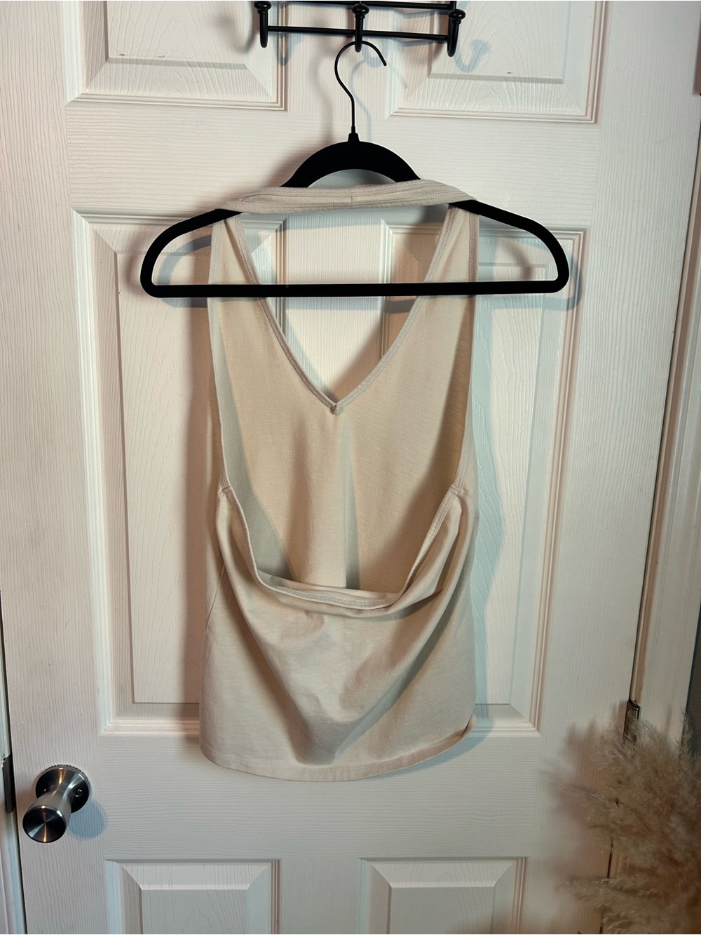 Universal Thread Cream V-Neck Tank Top - Picture 2 of 4